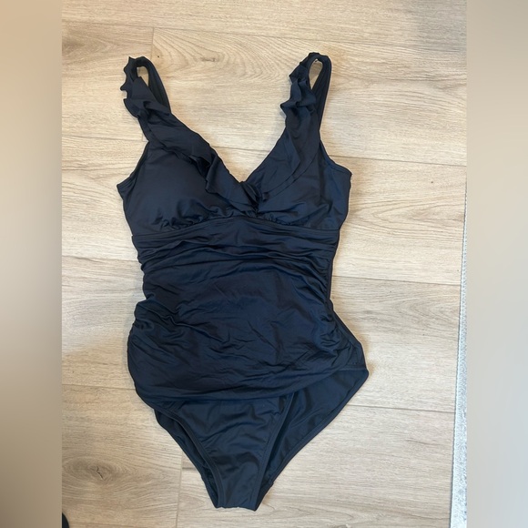 Lauren Ralph Lauren Women’s Underwire Ruffled One Piece Swimsuit Size 10 Black - Picture 2 of 10